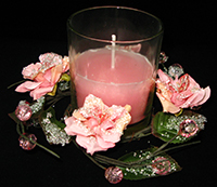 TLV072   HYGB7640pink   Подсвечник со свечой Заснеженные розы с большой свечой, розовый